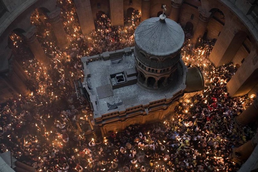 Πάσχα 2018: Συγκίνηση και δέος στην τελετή αφής του Αγίου Φωτός στα Ιεροσόλυμα
