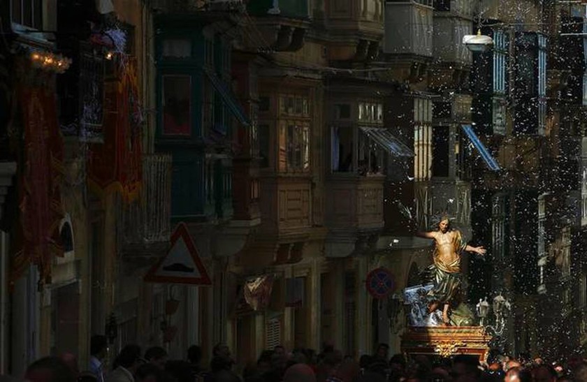 Πομπή την Κυριακή του Πάσχα με το άγαλμα του Ιησού που έχει Αναστηθεί - Μάλτα
