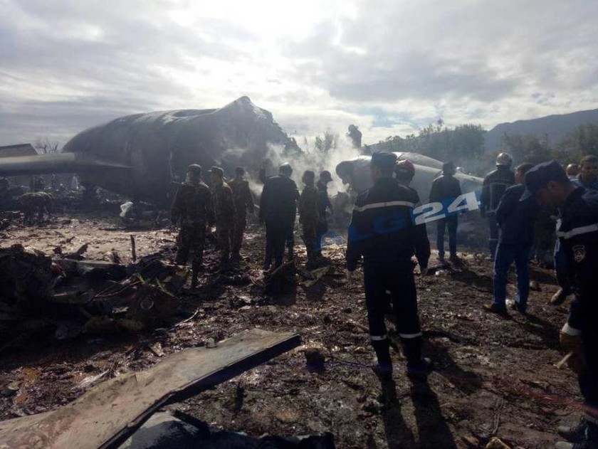 Έκτακτο: Συντριβή στρατιωτικού αεροσκάφους στην Αλγερία - Φόβοι για εκατοντάδες νεκρούς