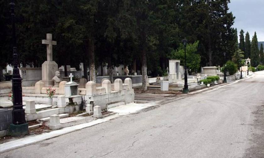 Θεσσαλονίκη: Έθαψαν νεκρό πάνω από άλλο νεκρό