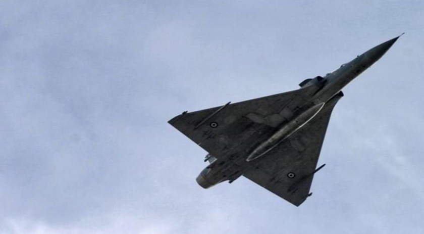 Πτώση αεροσκάφους: Νεκρός ο πιλότος του Mirage 2000-5 που συνετρίβη στη Σκύρο