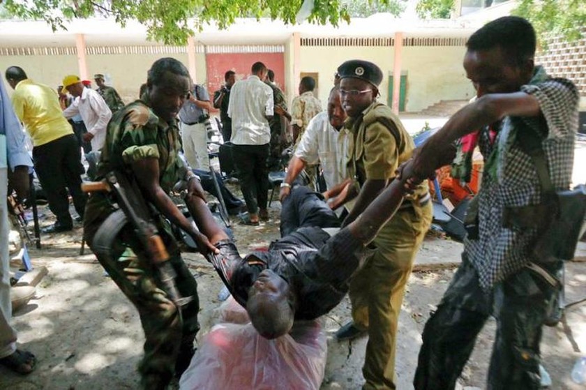 Εικόνες - Σοκ στη Σομαλία: Έκρηξη βόμβας σε ποδοσφαιρικό αγώνα - Τουλάχιστον πέντε φίλαθλοι νεκροί 