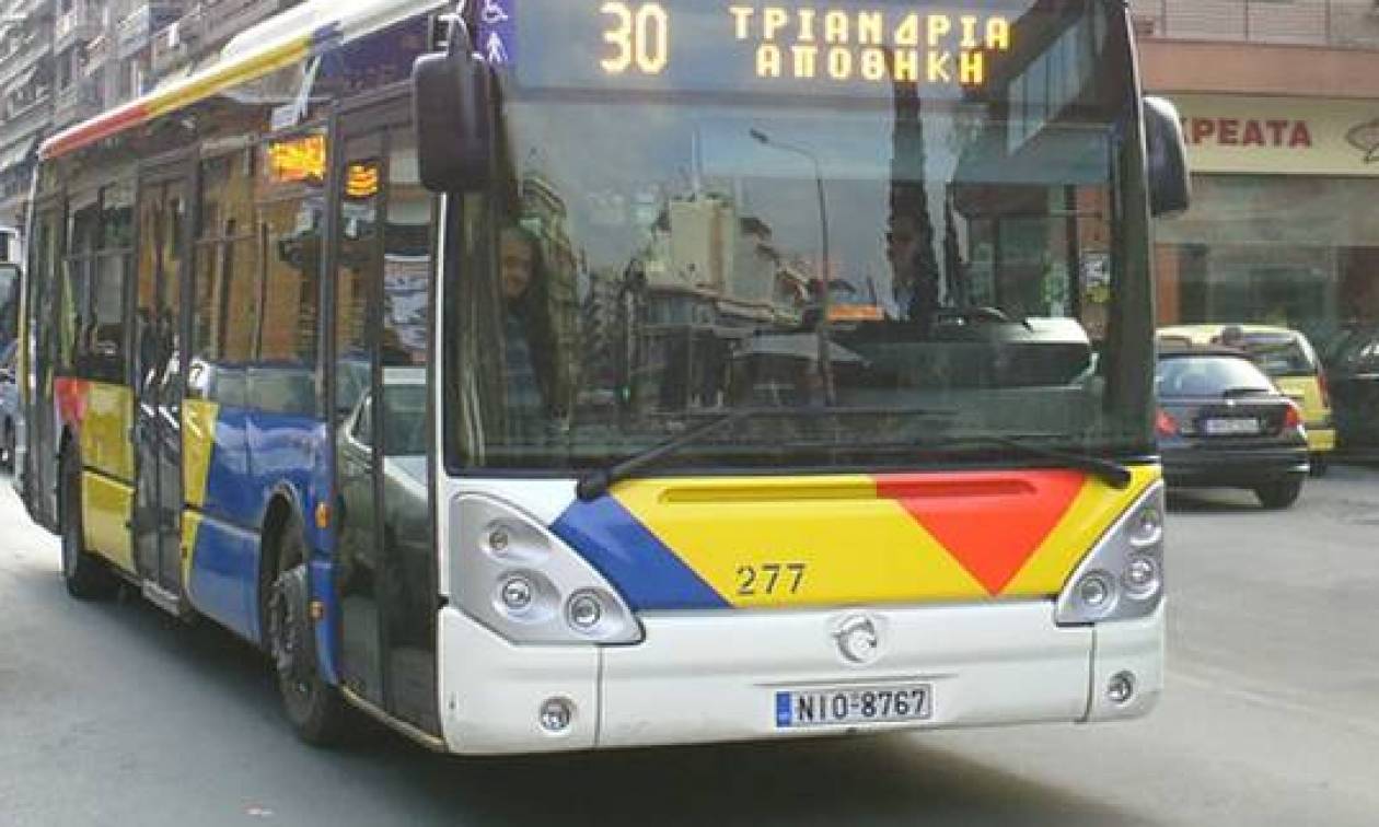 Εικόνες – σοκ στη Θεσσαλονίκη: ΙΧ συγκρούστηκε με αστικό λεωφορείο - Τέσσερις τραυματίες