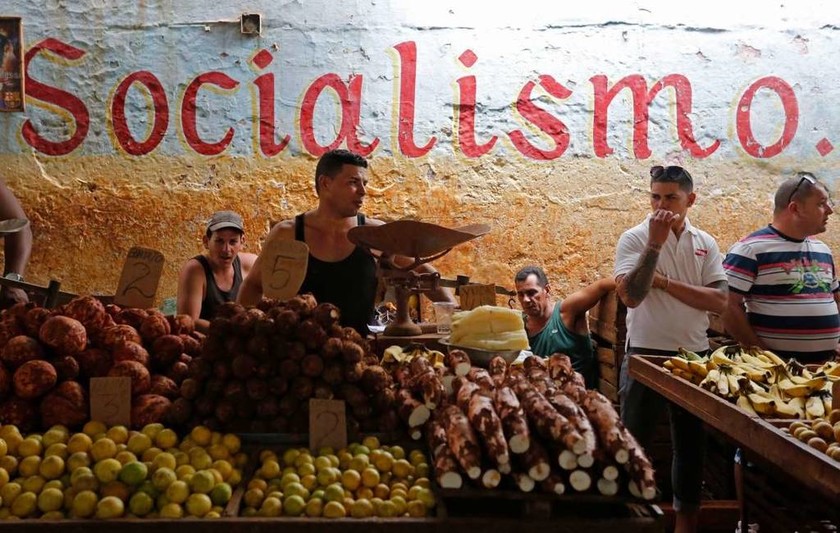 Τέλος εποχής στην Κούβα: Παραδίδει την εξουσία ο Ραούλ Κάστρο – Δείτε ποιος θα είναι ο νέος πρόεδρος