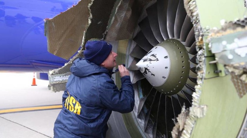 Έκρηξη σε αεροπλάνο: Φρικτός θάνατος γυναίκας – Τη «ρούφηξε» το σπασμένο παράθυρο