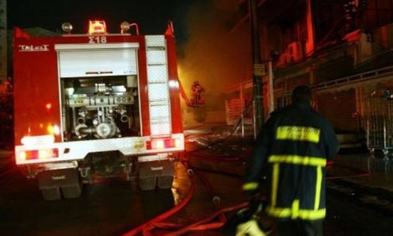 Φωτιά στη Γλυφάδα: Δύο τραυματίες από πυρκαγιά σε μονοκατοικία