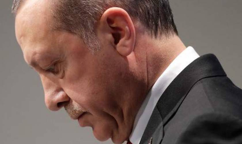 Εκλογές Τουρκία: Ντέρμπι δείχνουν οι δημοσκοπήσεις – Σε πανικό ο Ερντογάν