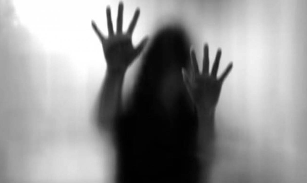 Μάστιγα οι βιασμοί στην Ινδία: Τη θανατική ποινή για τους βιαστές μικρών παιδιών εξετάζει η Ινδία