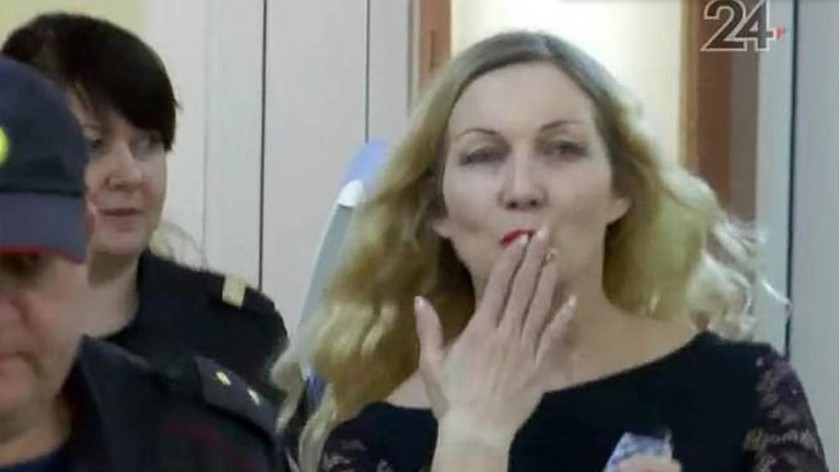 Αδίστακτη Ρωσίδα ευνούχισε τον άνδρα της και μετά έστελνε... φιλάκια! (pics)