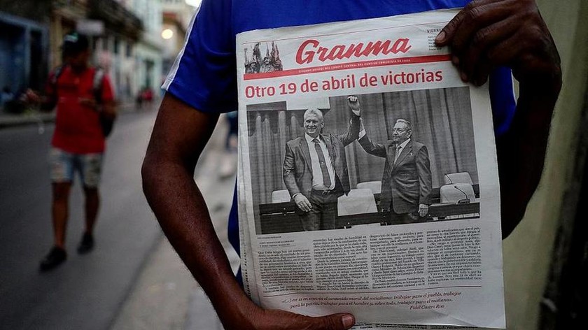 Στην αυγή μιας νέας εποχής: Ο νέος πρόεδρος της Κούβας δεν είναι σαν τον Κάστρο (Pics+Vids)
