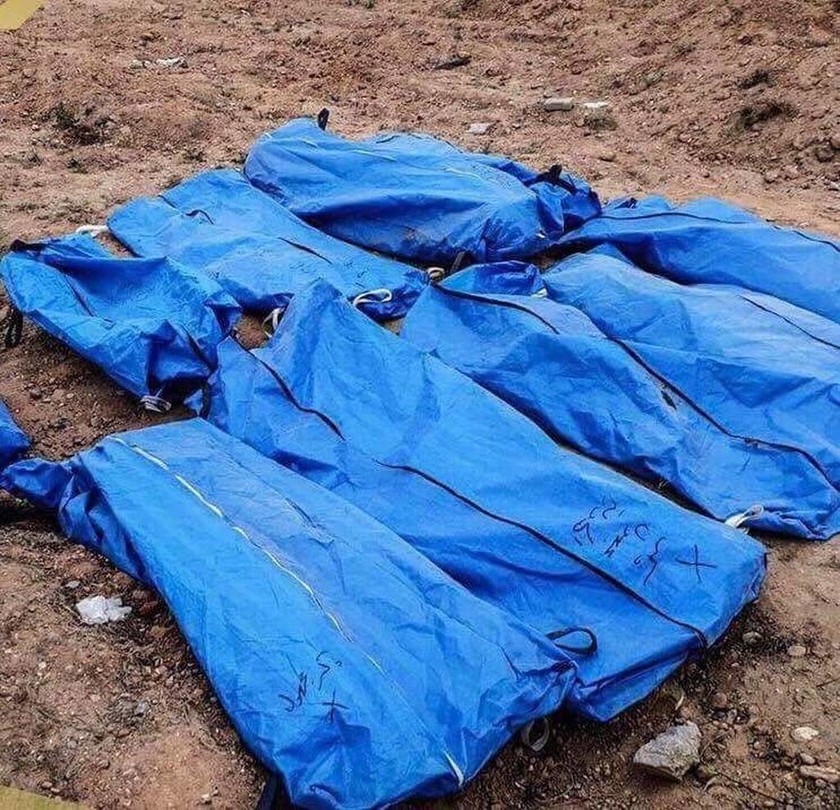 Φρίκη στη Συρία: Ανακαλύφθηκαν δεκάδες πτώματα σε γήπεδο ποδοσφαίρου (Pics)