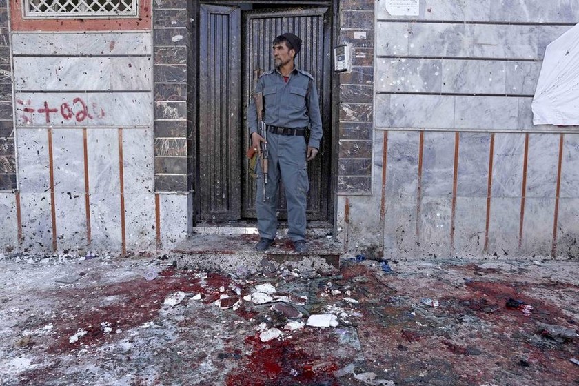 Μακελειό στην Καμπούλ: Επίθεση αυτοκτονίας σε κέντρο καταγραφής ψηφοφόρων (ΠΡΟΣΟΧΗ ΣΚΛΗΡΕΣ ΕΙΚΟΝΕΣ)