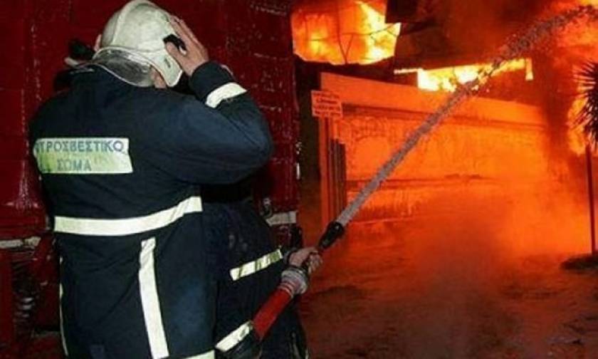 Στις φλόγες μονοκατοικία στην Κυλλήνη - Νεκρή μια 79χρονη