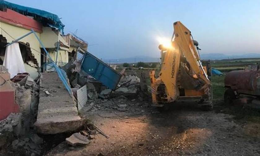 Τουρκία: Εικόνες καταστροφής μετά το σεισμό των 5,2 Ρίκτερ - Τους 39 έφτασαν οι τραυματίες (vid+pic)