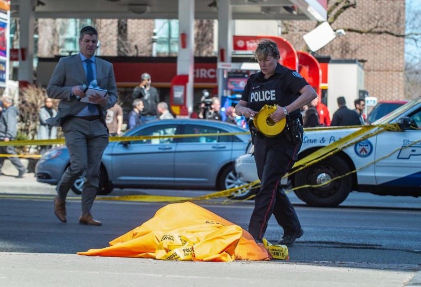 Μαρτυρίες φρίκης: «Ο μακελάρης του Τορόντο νιαούριζε» - «Έσπειρε το δρόμο με πτώματα και συντρίμμια»