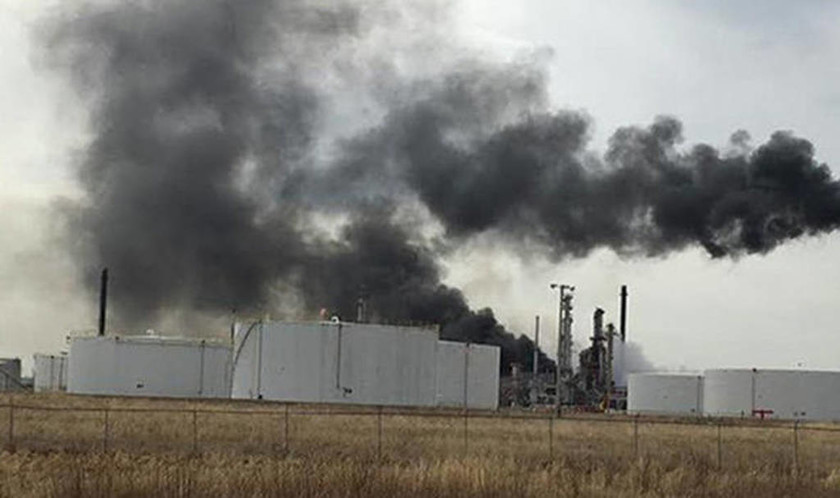ΕΚΤΑΚΤΟ: Συναγερμός στις ΗΠΑ: Ισχυρή έκρηξη σε διυλιστήριο πετρελαίου - «Αρκετοί τραυματίες»