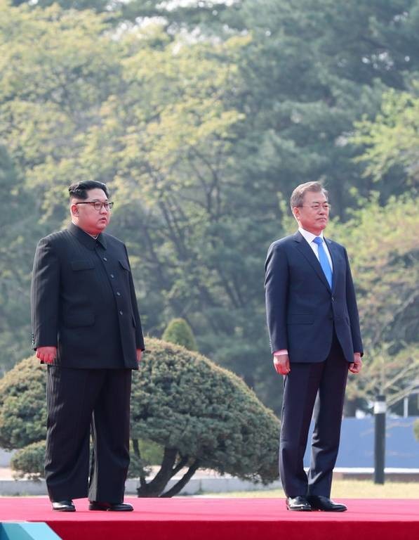 Ιστορική στιγμή: Βόρεια και Νότια Κορέα υπέγραψαν συνθήκη ειρήνης