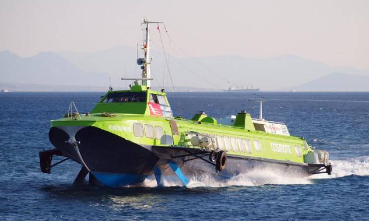 Μηχανική βλάβη σε «ιπτάμενο δελφίνι» με προορισμό την Ύδρα - Αγωνία για 126 επιβάτες