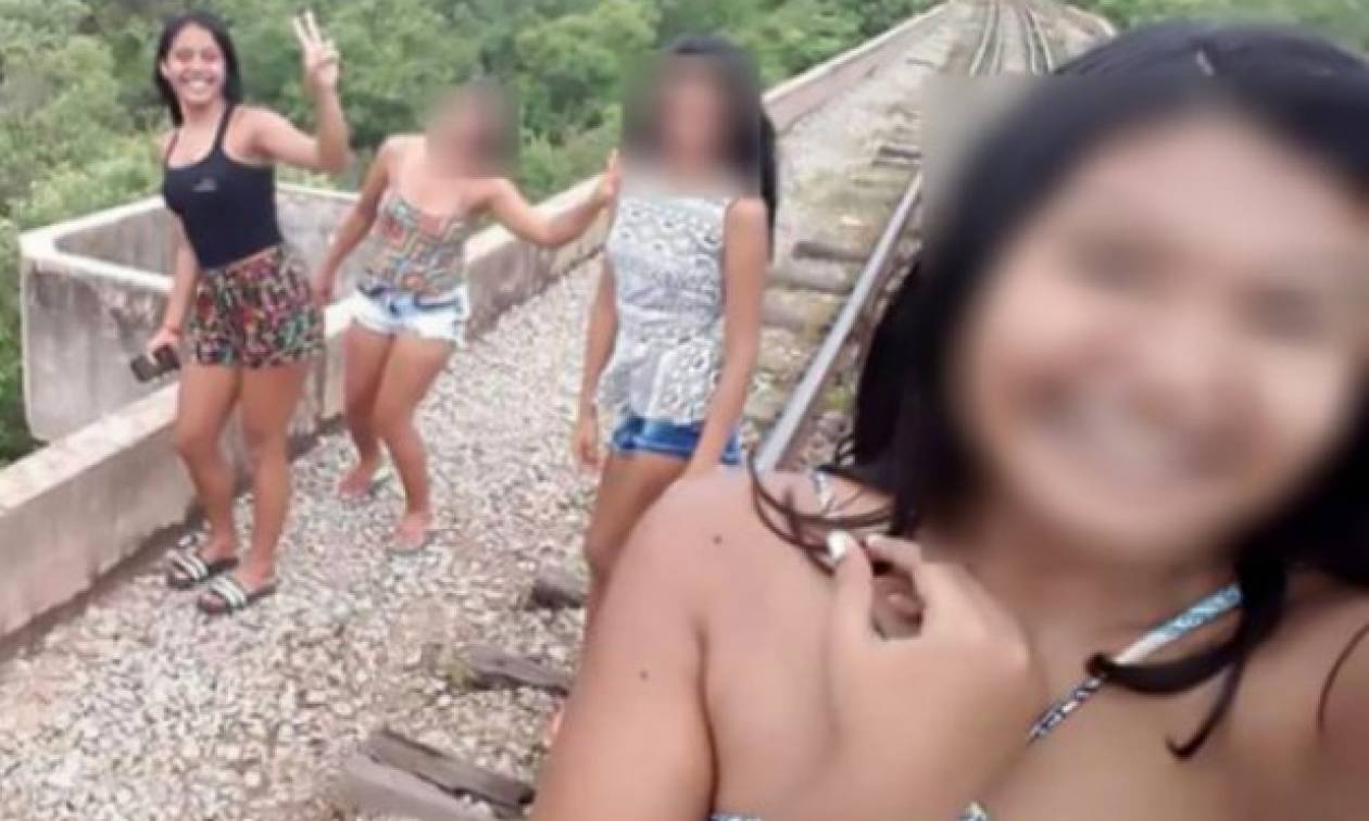 Η selfie του τρόμου δευτερόλεπτα πριν την κατάρρευση της γέφυρας