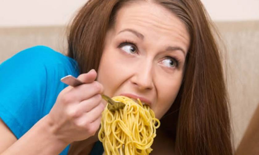 Προσοχή: Οι γυναίκες που τρώνε πολλά ζυμαρικά έχουν πιο γρήγορα…