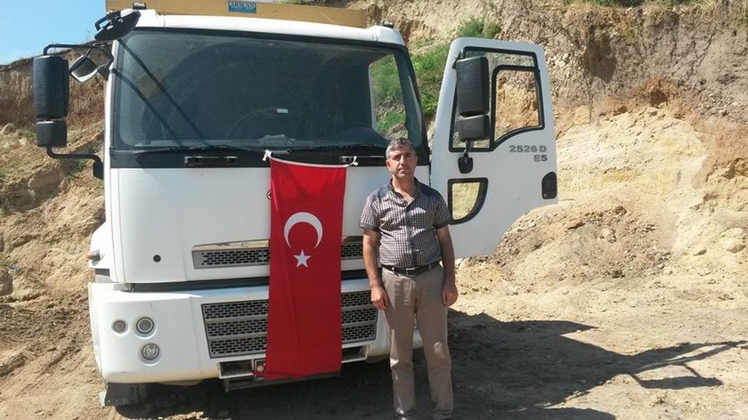 Σύλληψη Τούρκου στον Έβρο: Τουλάχιστον του πήραμε τον εκσκαφέα (pics)