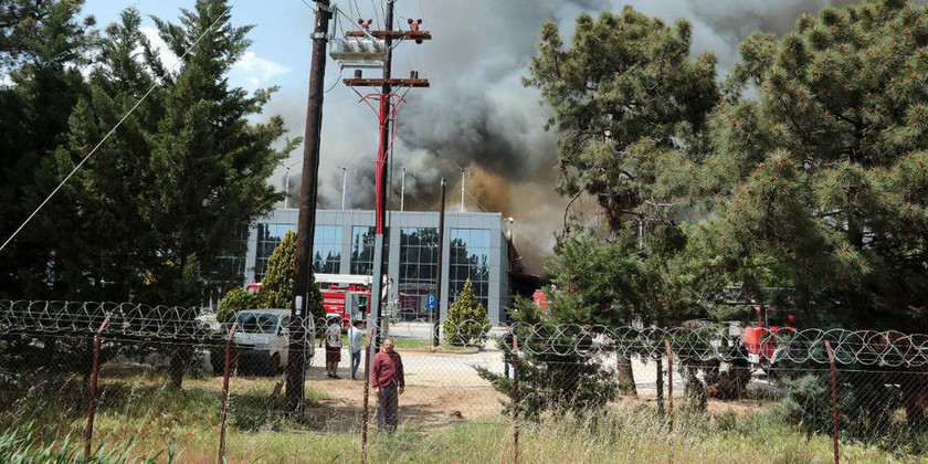 Ξάνθη: 24ωρη παράταση στα προληπτικά μέτρα μετά την πυρκαγιά στο εργοστάσιο μπαταριών