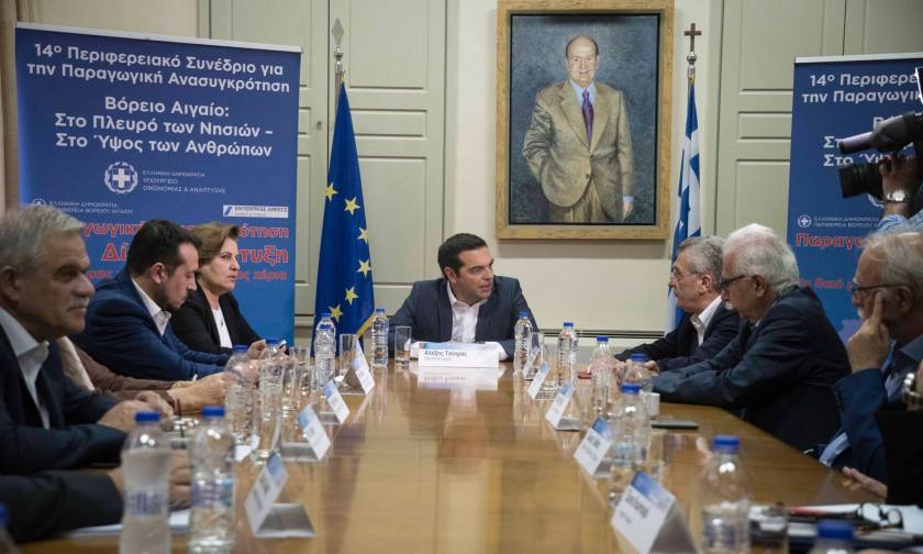Μυτιλήνη: Υπόμνημα στον Τσίπρα παρέδωσε ο Σπύρος Γαληνός - Τι ανέβασε ο πρωθυπουργός στο Twitter