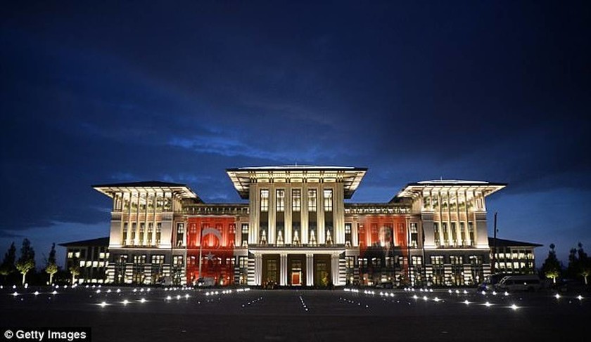 Εκλογές Τουρκία: Αυτός είναι ο «Θεσσαλονικιός» που υπόσχεται να πουλήσει το μέγαρο του Ερντογάν! 
