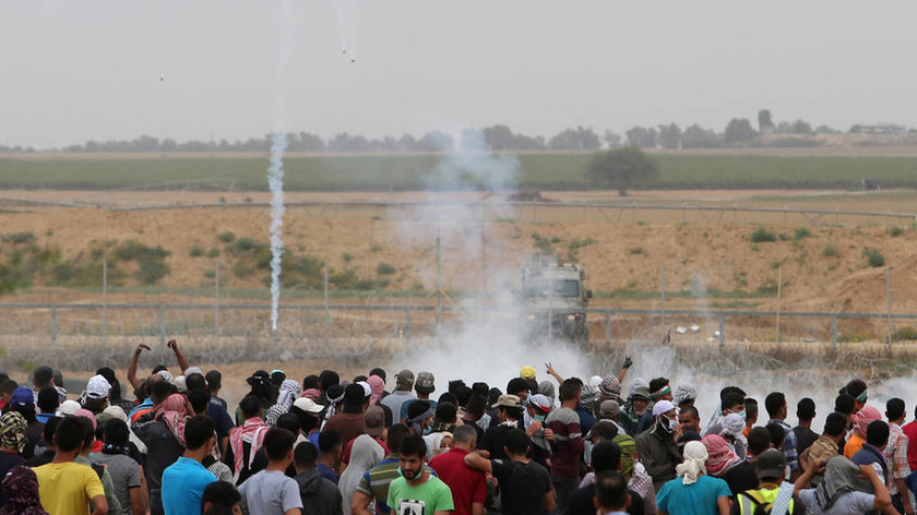 Οργή στη Γάζα: Ισραηλινοί στρατιώτες πυροβολούν Παλαιστινίους στο «ψαχνό» - Εκατοντάδες τραυματίες 