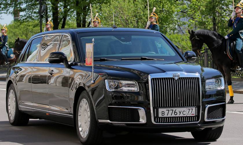 Ορκίστηκε πρόεδρος ο Πούτιν: Δείτε το εντυπωσιακό αυτοκίνητο με το οποίο πήγε στην τελετή