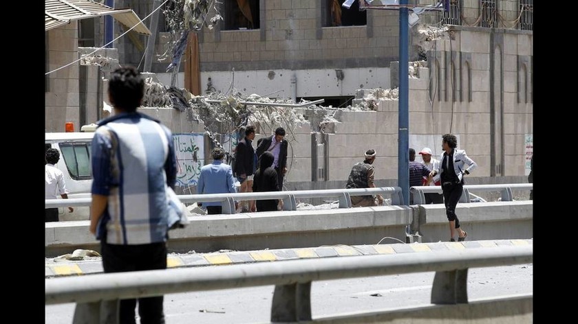 Μακελειό στην Υεμένη: Βομβάρδισαν το προεδρικό μέγαρο - Τουλάχιστον έξι νεκροί (pics)