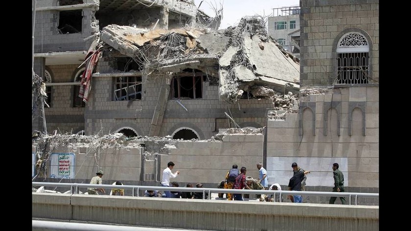 Μακελειό στην Υεμένη: Βομβάρδισαν το προεδρικό μέγαρο - Τουλάχιστον έξι νεκροί (pics)