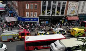 Συναγερμός στη Βρετανία: Επίθεση με οξύ στο σταθμό του μετρό Μπρίξτον στο Λονδίνο (Pics)