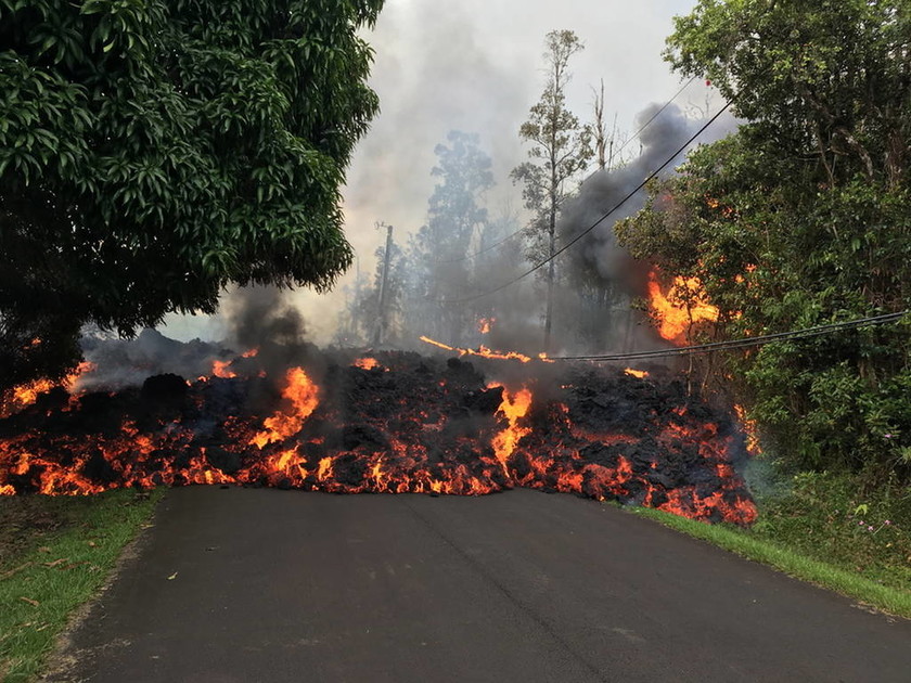 Πύρινη κόλαση στη Χαβάη: H λάβα από το ηφαίστειο Κιλαουέα καταπίνει τα πάντα στο διάβα της (Pics)