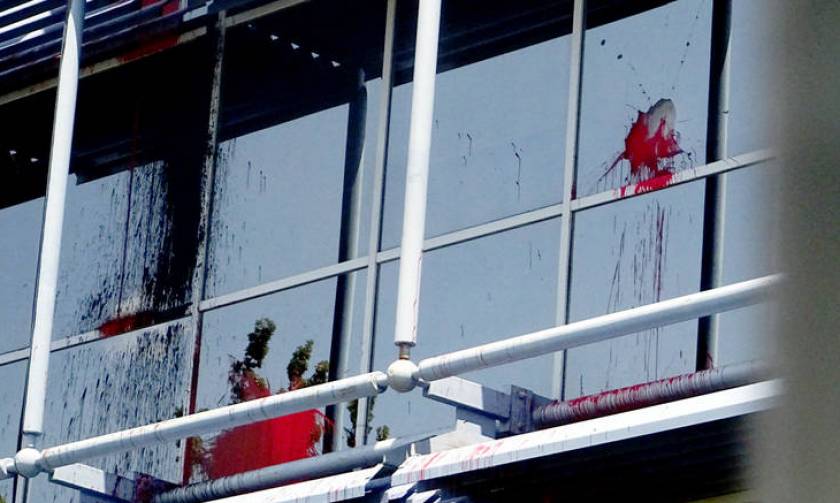 Επίθεση «Ρουβίκωνα» στα γραφεία ΜΚΟ στο κέντρο της Αθήνας