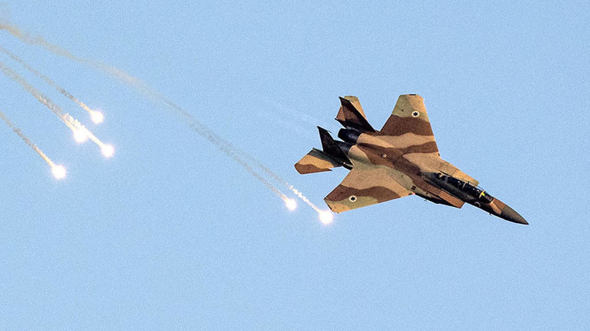 Ο πόλεμος ξεκίνησε! 28 ισραηλινά μαχητικά βομβάρδισαν ιρανικούς στόχους στη Συρία (Pics+Vids)