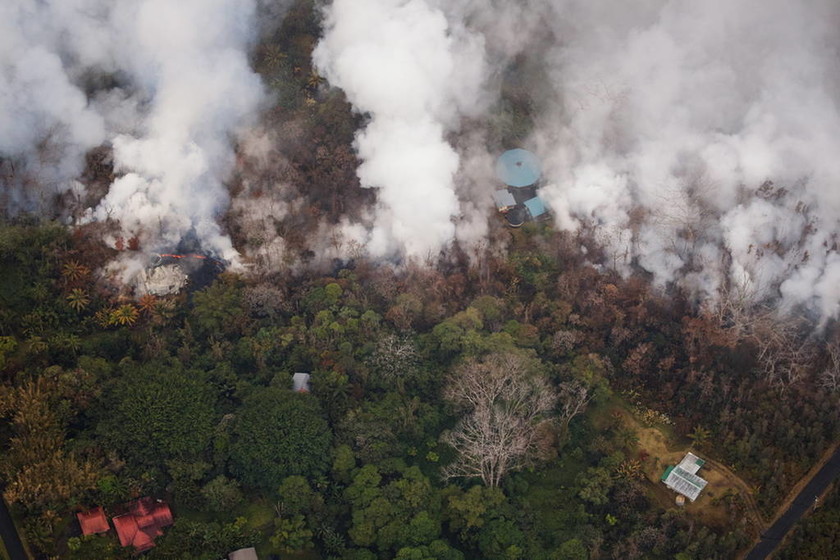 Πανικός στη Χαβάη: Η λάβα του ηφαιστείου Κιλαουέα απειλεί να τινάξει εργοστάσιο στον αέρα (Vid)