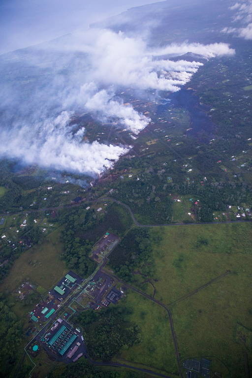 Πανικός στη Χαβάη: Η λάβα του ηφαιστείου Κιλαουέα απειλεί να τινάξει εργοστάσιο στον αέρα (Vid)