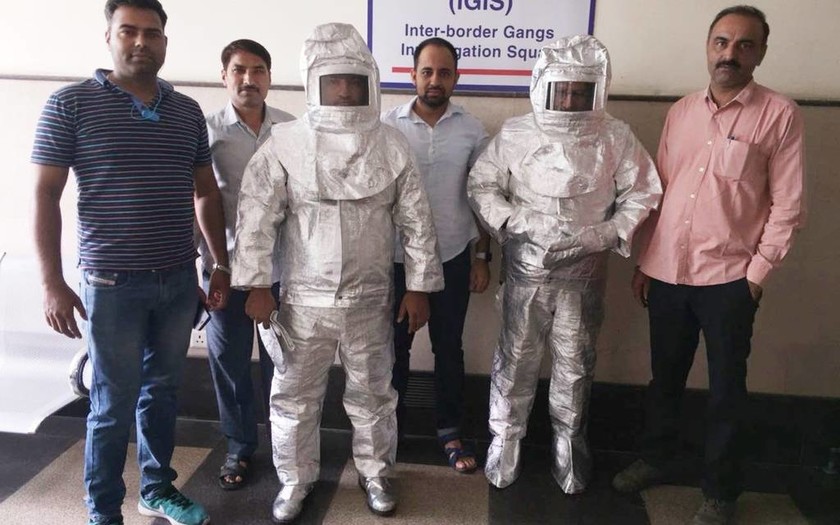 Απίστευτοι Ινδοί το... έπαιξαν αστροναύτες και πήραν από επιχειρηματία 170.000 ευρώ! (vid+pics)