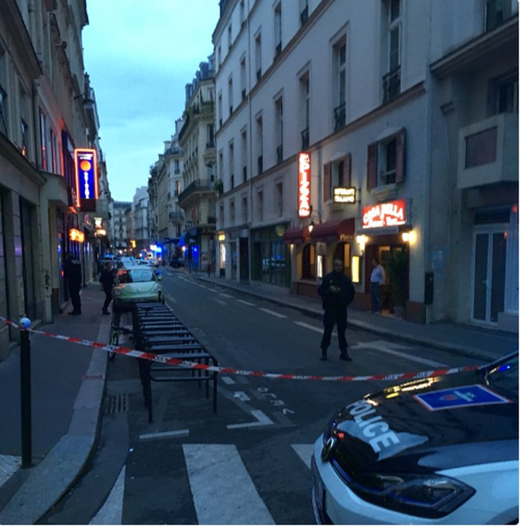 Συναγερμός στο Παρίσι: Ένας νεκρός και τέσσερις τραυματίες από επίθεση με μαχαίρι