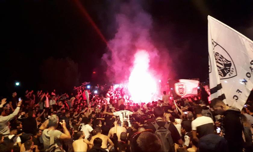 Θεσσαλονίκη: Έξαλλοι πανηγυρισμοί οπαδών του ΠΑΟΚ στον Λευκό Πύργο για το Κύπελλο (pis&vid)