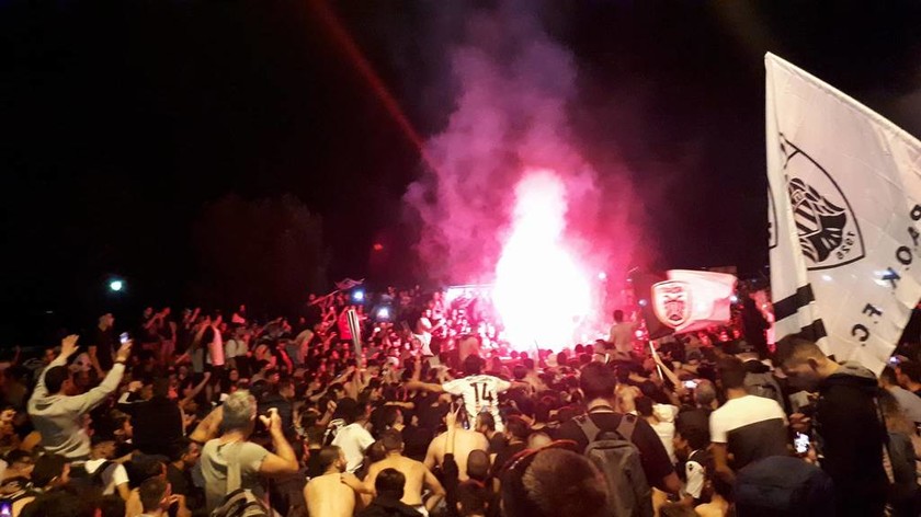 Κύπελλο Ελλάδας: Έξαλλοι πανηγυρισμοί οπαδών του ΠΑΟΚ στον Λευκό Πύργο (pis&vid)