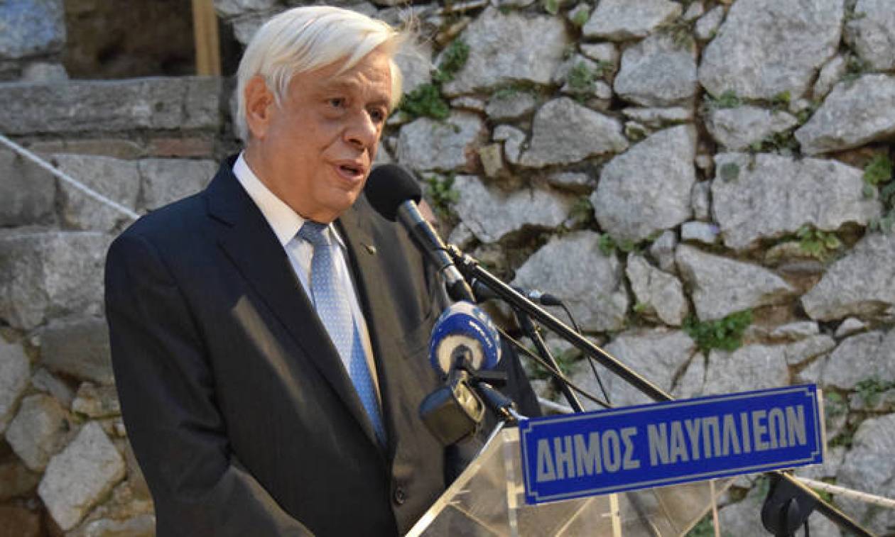 Παυλόπουλος σε Σκόπια: Αλλάξτε το σύνταγμά σας για να μπείτε στο ΝΑΤΟ και την ΕΕ