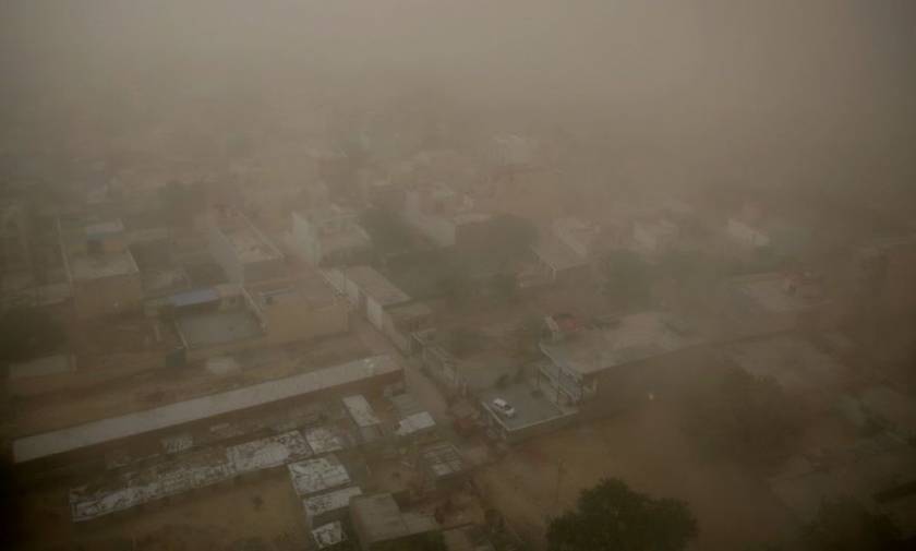 Αμμοθύελλες και καταιγίδες σκόρπισαν το θάνατο στην Ινδία – Τουλάχιστον 41 νεκροί