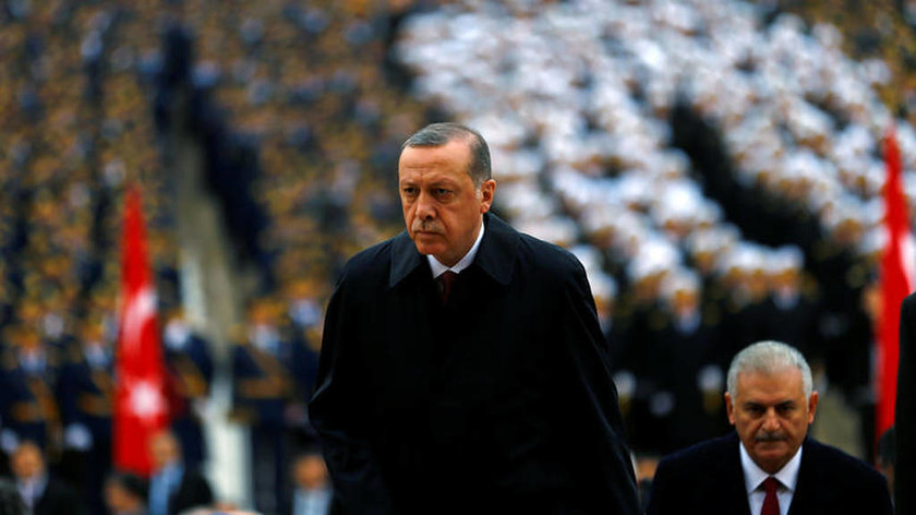 Ο Ερντογάν «αποκεφαλίζει» Τούρκους αξιωματικούς για σχέσεις με τον Γκιουλέν 