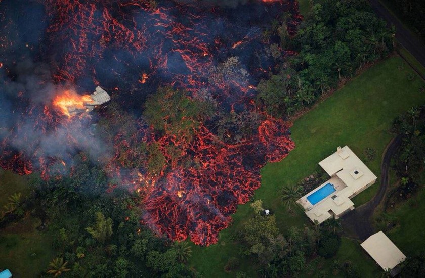 Συγκλονιστικές εικόνες: Δείτε σε πρώτο πλάνο την έκρηξη του ηφαιστείου Κιλαουέα στη Χαβάη (Vid)