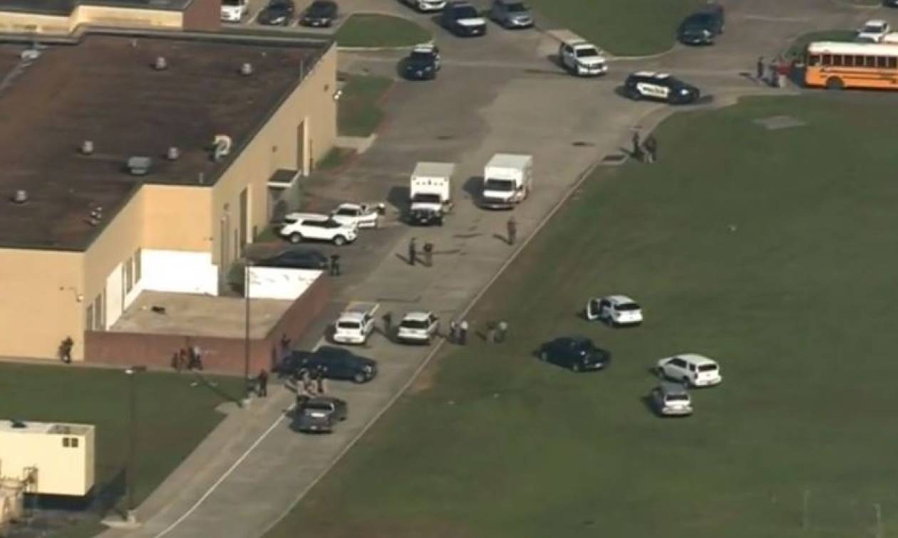 Συναγερμός στις ΗΠΑ: Πυροβολισμοί σε σχολείο του Τέξας - Συνελήφθη ο δράστης (pics+vids)