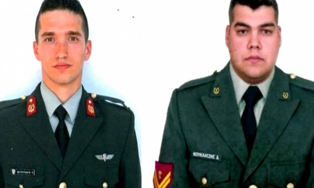 «Αλύγιστοι» οι δύο Έλληνες στρατιωτικοί: «Το ηθικό μας είναι ακμαίο» λένε και συγκινούν