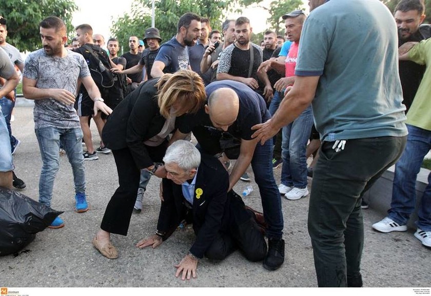 Θεσσαλονίκη: Άγρια επίθεση και ξύλο στον Γιάννη Μπουτάρη (vids+pics)