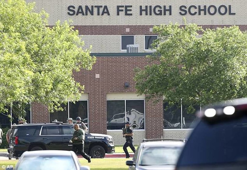 Μακελειό σε σχολείο στο Τέξας: Πρόλαβαν τον Παγουρτζή πριν προλάβει να ανοίξει πυρ σε άλλη τάξη